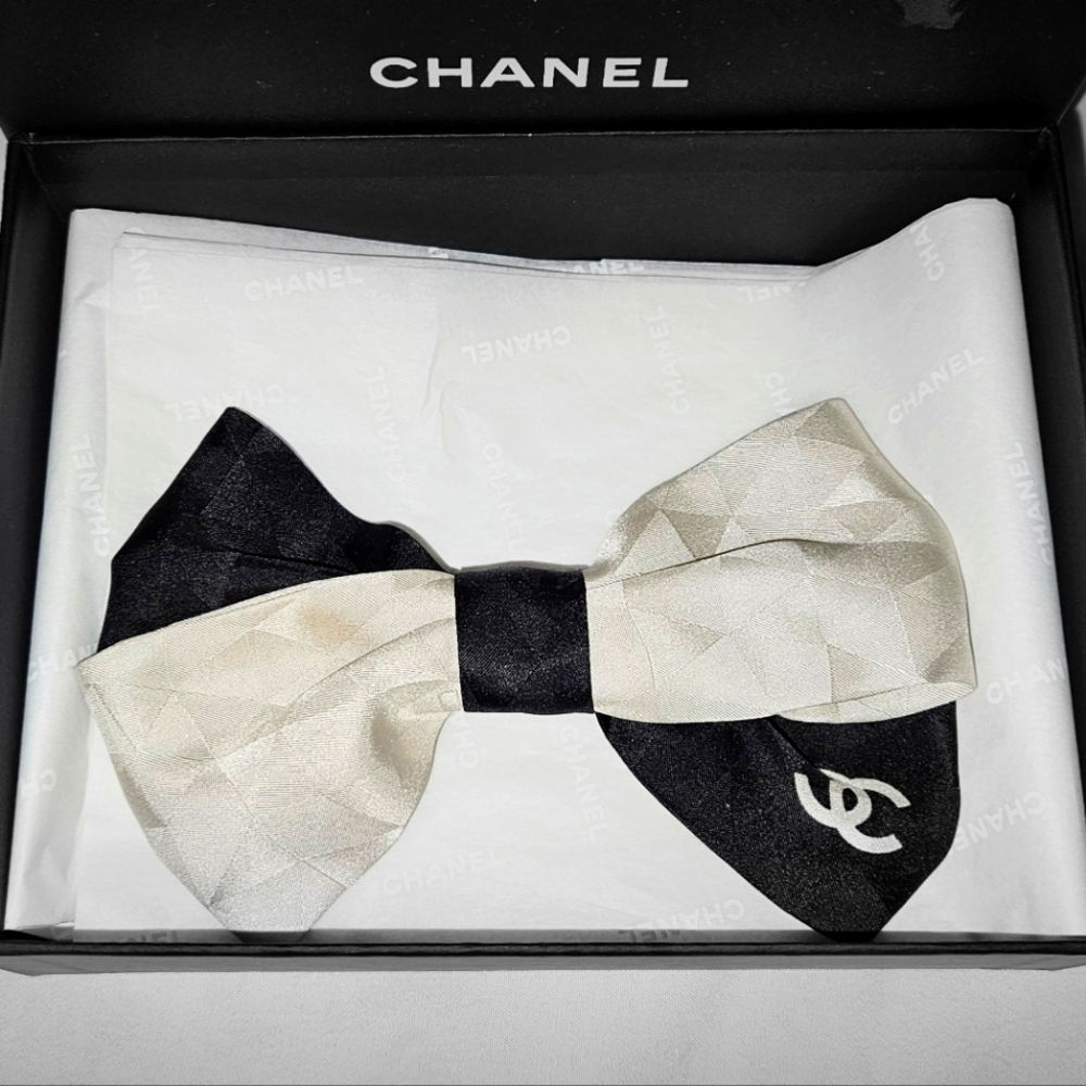 Chanel Silk Ecru/Black  Hair Clip